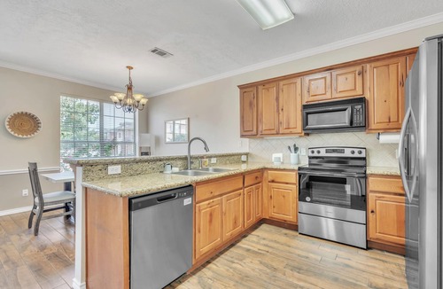 Glenhaven Condo | 4-Bedroom, 4-Bath Condo in Charming College Station- 2.7 Miles From Campus