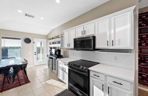 Los Cielos House | 4 Bedroom: 5min to COTA/Airport 15min-Downtownnn