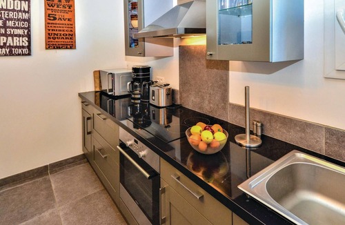 Pont-Saint-Esprit House | 4 bedroom accommodation in Pont Saint Esprit