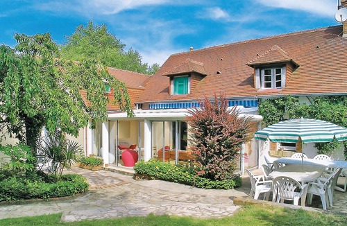 Brette-les-Pins House | 4 bedroom accommodation in Brette les Pins