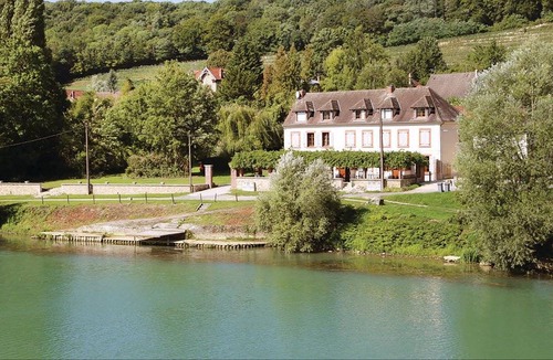 Jaulgonne House | 4 bedroom accommodation in Jaulgonne