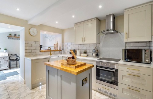 Ault Hucknall Cottage | 4 bedroom accommodation in Chesterfield