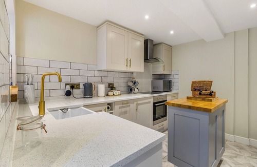 Ault Hucknall Cottage | 4 bedroom accommodation in Chesterfield