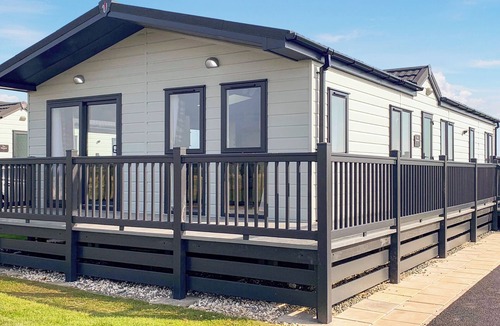 Mablethorpe Ski Chalet | 4 bedroom accommodation in Mablethorpe