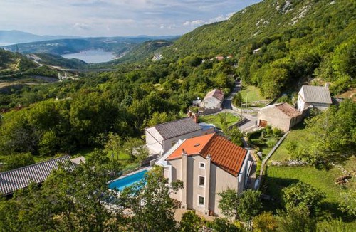 Krizisce House | 4 bedroom accommodation in Krizisce