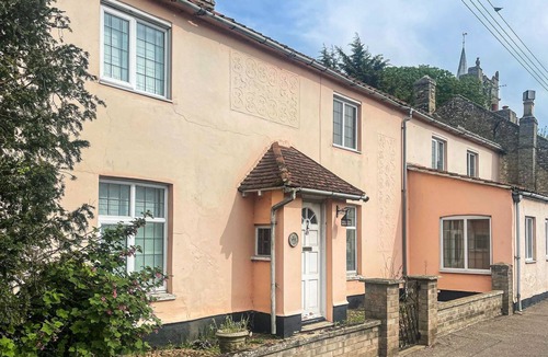 Lakenheath Cottage | 4 bedroom accommodation in Lakenheath