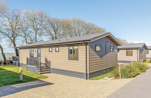 Axminster Ski Chalet | 4 bedroom accommodation in Axminster