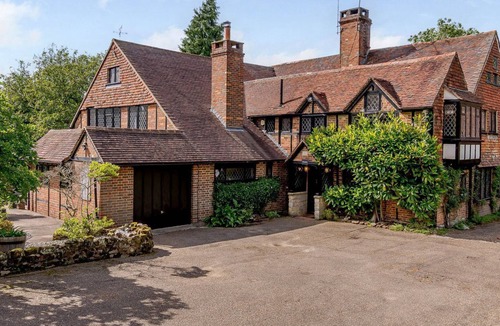 Worth Cottage | 4 bedroom accommodation in Felbridge