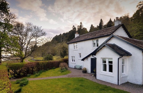 Appin Cottage | 4 bedroom accommodation in Port Appin