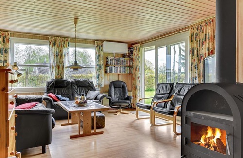 Vikær Strand House | 4 bedroom accommodation in Haderslev