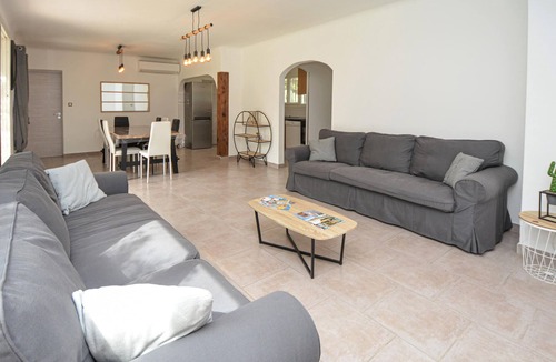Le Sambuc House | 4 bedroom accommodation in Le Sambuc