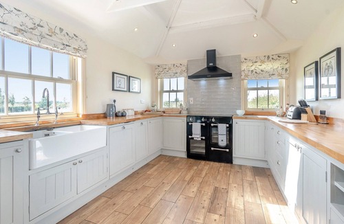 Driffield Cottage | 4 bedroom accommodation in Nafferton, near Driffield