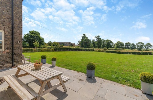 Driffield Cottage | 4 bedroom accommodation in Nafferton, near Driffield