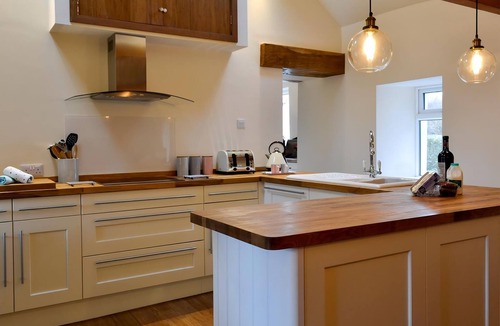 Llanfaethlu Cottage | 4 bedroom accommodation in Llanfaethlu, near Holyhead