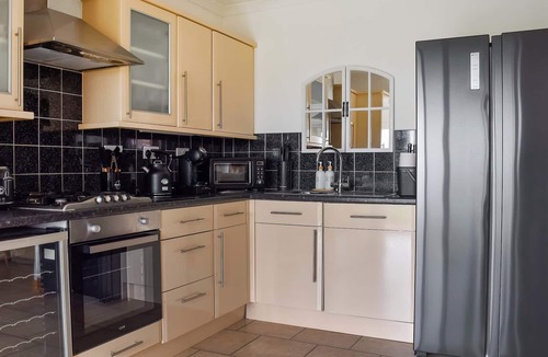 Llanelli Cottage | 4 bedroom accommodation in Llanelli