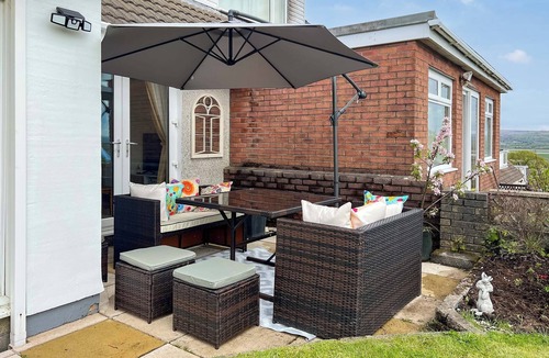 Llanelli Cottage | 4 bedroom accommodation in Llanelli