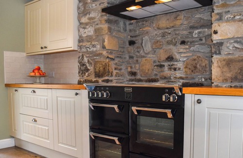 Llanddewi Brefi Cottage | 4 bedroom accommodation in Tregaron