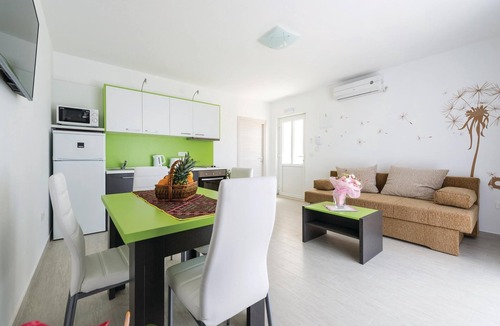 Popovici House | 4 bedroom accommodation in Radovcici