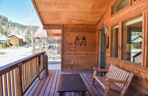 Red River Cabin | 4 bedroom accommodation in Red River