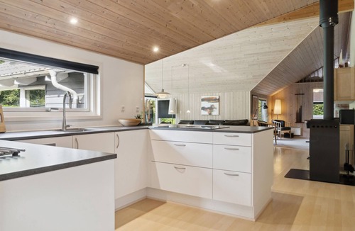 Vibæk Strand House | 4 bedroom accommodation in Ebeltoft