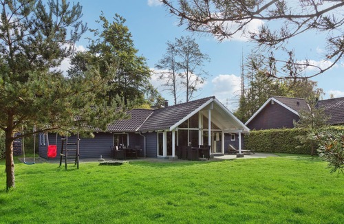 Vibæk Strand House | 4 bedroom accommodation in Ebeltoft