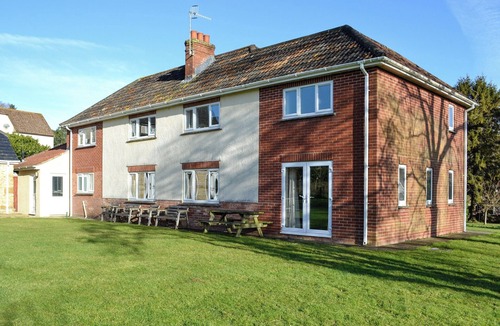Bridport Cottage | 4 bedroom accommodation in Netherbury, Bridport
