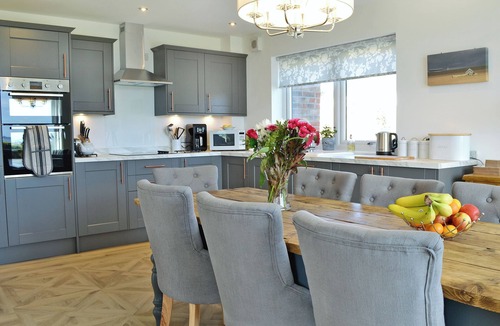 Montrose Cottage | 4 bedroom accommodation in Montrose