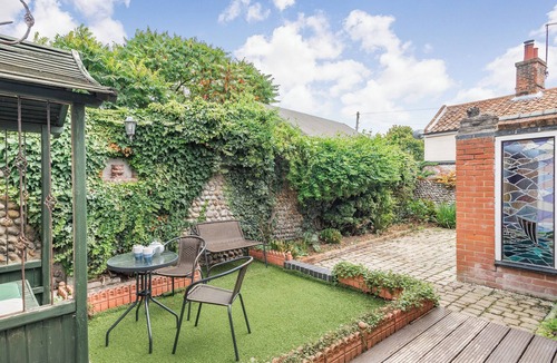 Bacton Cottage | 4 bedroom accommodation in Bacton, Norwich