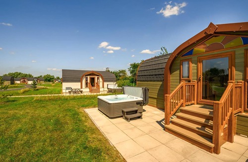 Rampton Ski Chalet | 4 bedroom accommodation in Retford