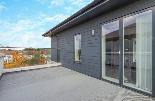 Harold Wood Cottage | 4 bedroom accommodation in Romford