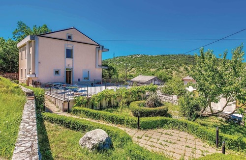 Krizisce House | 4 bedroom accommodation in Krizisce