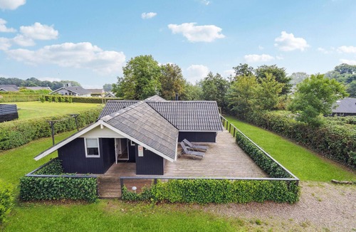 Mommark Strand House | 4 bedroom accommodation in Sydals