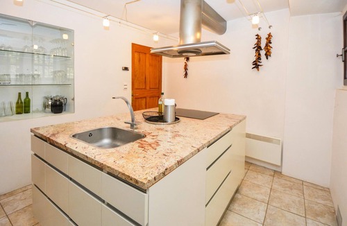 Aigueze House | 4 bedroom accommodation in Aiguèze