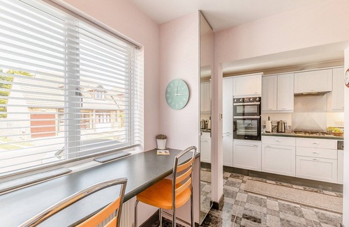 Middleton-on-Sea Cottage | 4 bedroom accommodation in Elmer