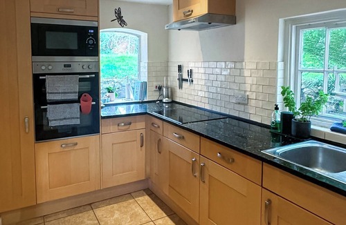 Clyst Saint George Cottage | 4 bedroom accommodation in Exeter