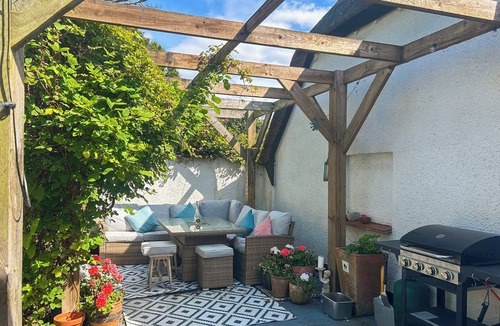 Clyst Saint George Cottage | 4 bedroom accommodation in Exeter