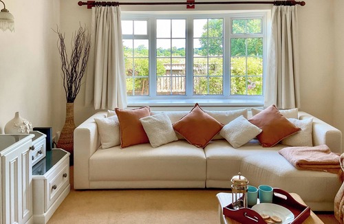 Hamworthy Cottage | 4 bedroom accommodation in Poole