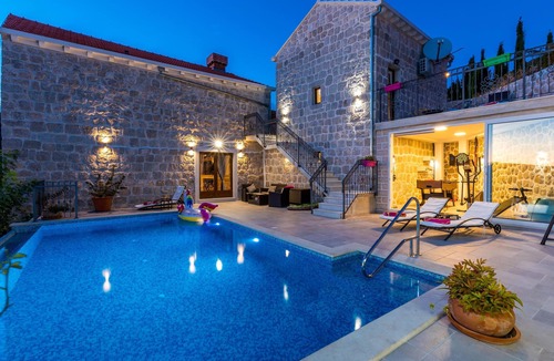 Gromaca House | 4 bedroom accommodation in Gromaca