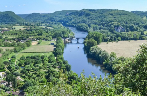 Saint-Andre-dAllas House | 4 bedroom accommodation in Allas