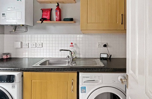 Newark Cottage | 4 bedroom accommodation in Newark