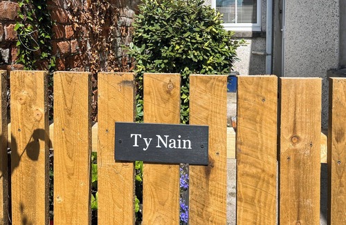 Tywyn Cottage | 4 bedroom accommodation in Tywyn