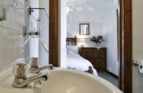 Hele Cottage | 4 bedroom accommodation in Muddiford, near Barnstaple