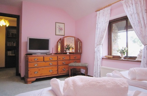 Hele Cottage | 4 bedroom accommodation in Muddiford, near Barnstaple