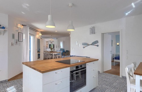Frata House | 4 bedroom accommodation in Tar