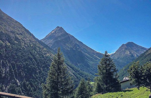 Saas-Fee Ski Chalet | 4-Bedroom Alpine Chic Escape at Chalet Mouton in Saas-Fee!