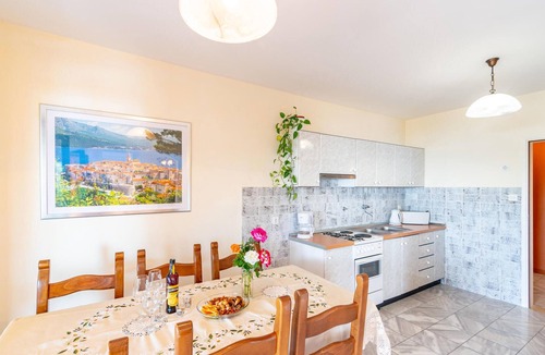 Zavalatica Apartment | 4 bedroom amazing apartment in Cara