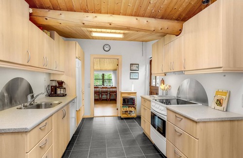Nørklit House | 4 bedroom amazing home in Frøstrup