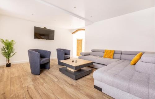Ledinghem House | 4 Bedroom Amazing Home In Ledinghem