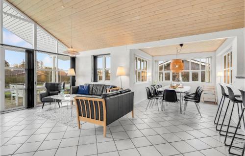 Østerskov House | 4 Bedroom Amazing Home In Humble