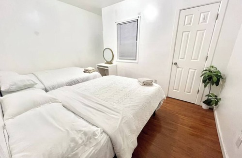 South Side Apartment | 4-bedroom apartment